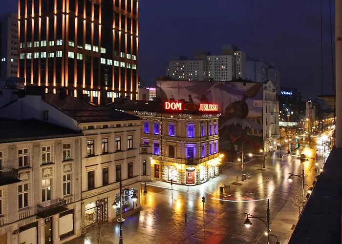 Centre Point Ilumino Apartment