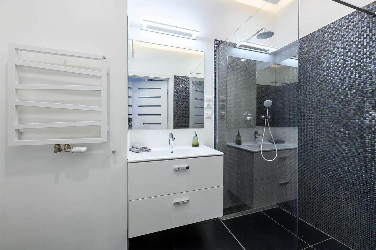 Centre Point Ilumino Apartment *